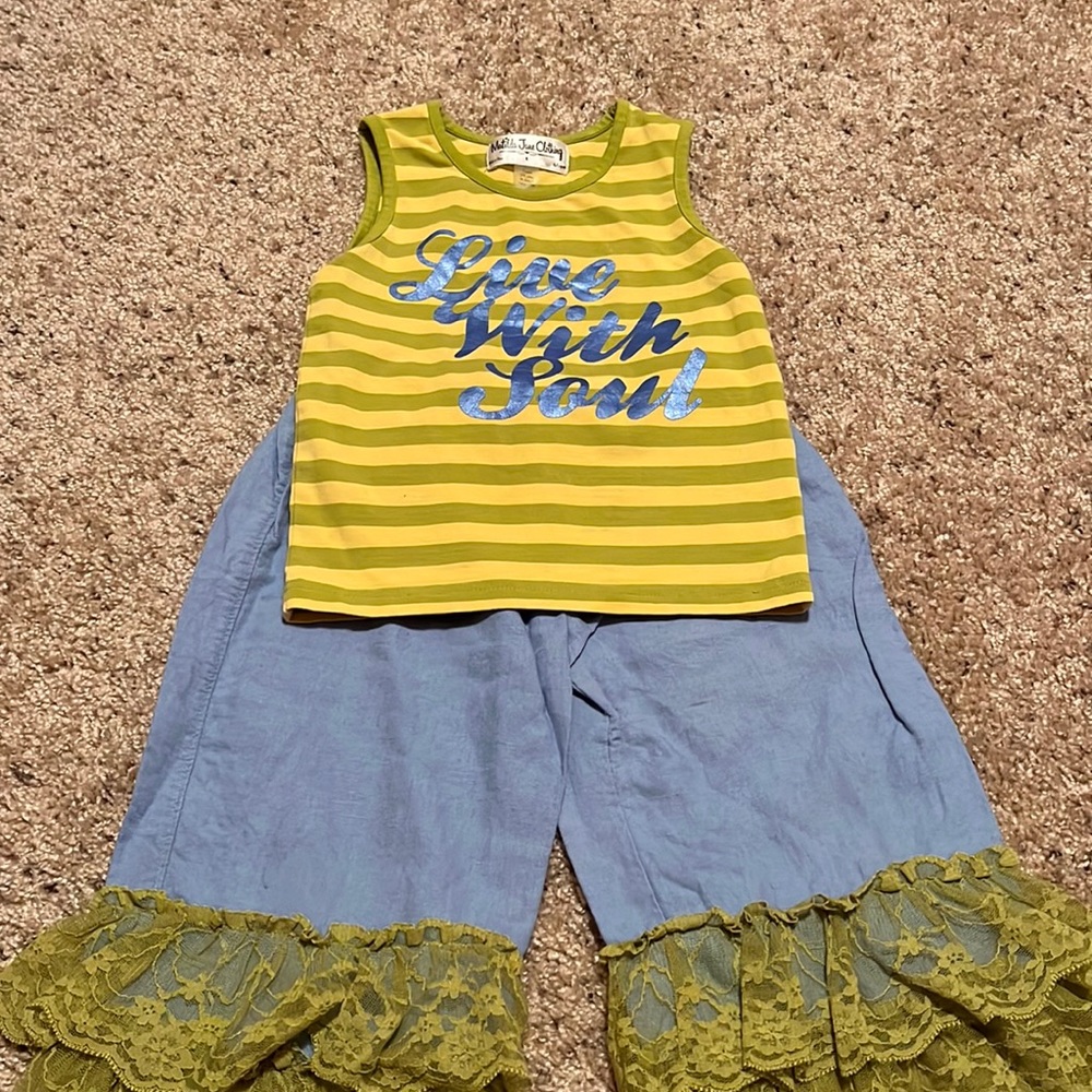 Matilda Jane girls size 4 pant set EUC